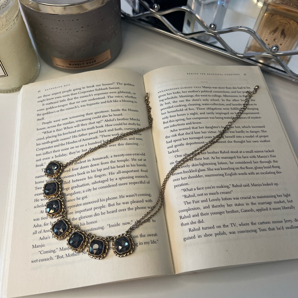 never worn gold necklace